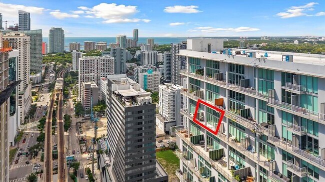 Building Photo - 690 SW 1st Ct