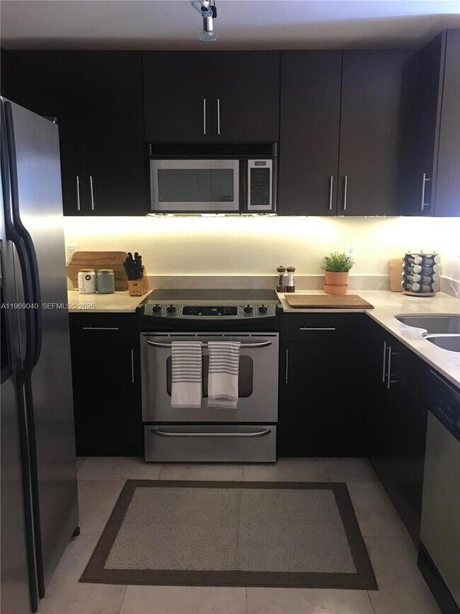 Building Photo - 10 Aragon Ave