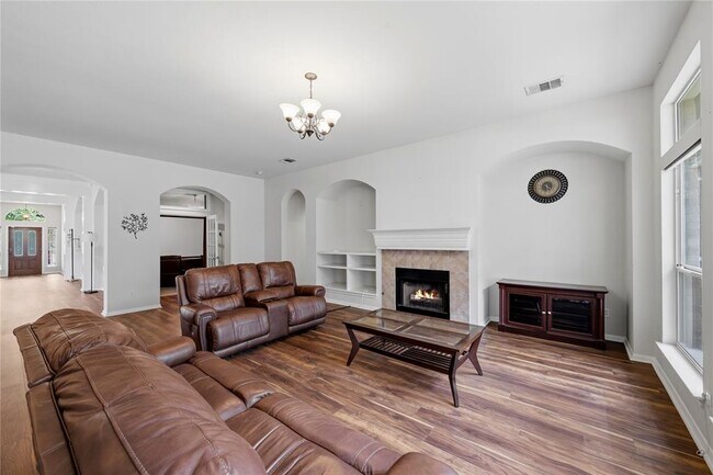 Building Photo - 3013 Covington Pl