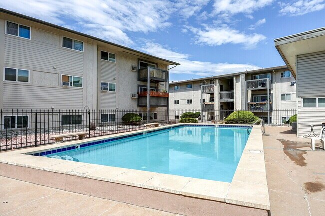 Building Photo - $1,245.95 - 2 Bed, 1 Bath Apartment in Co Springs with Pool and Clubhouse Access!