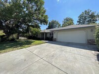 Building Photo - 345 Denali Dr