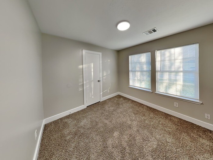 Building Photo - 430 Fishawk Way