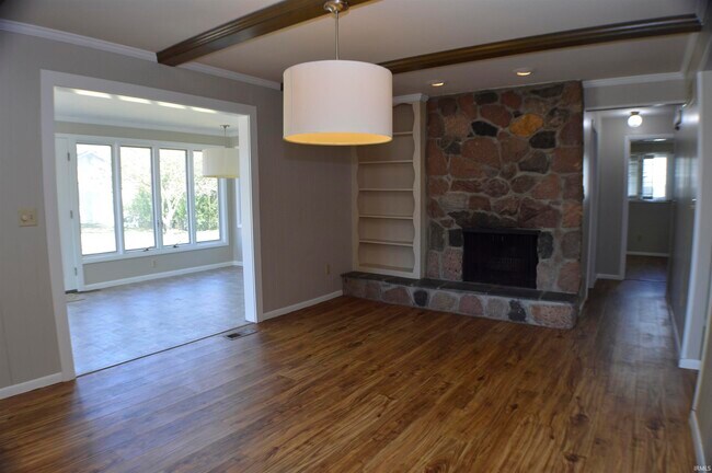 Building Photo - 805 Candlewood Way