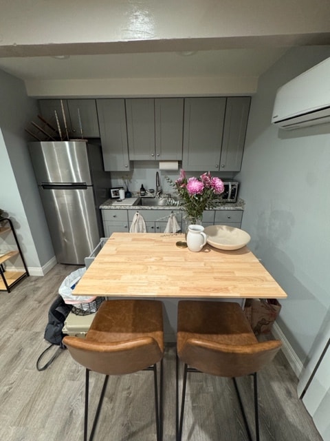 Building Photo - 1610 Corte del Rey