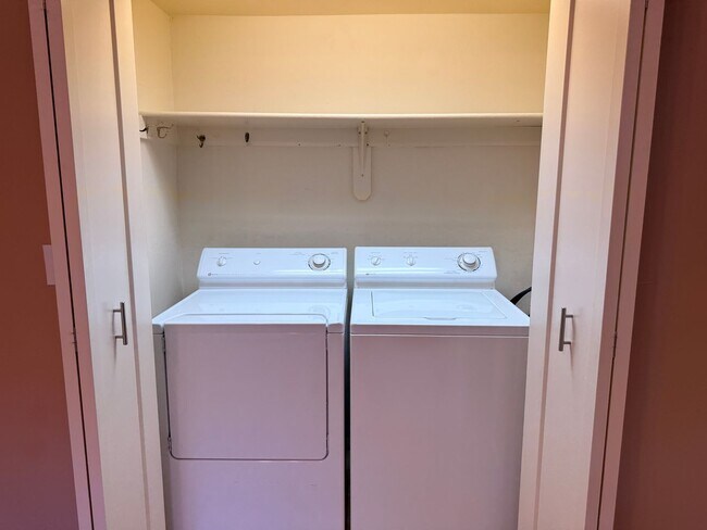 Building Photo - 2165 Elkhorn Dr