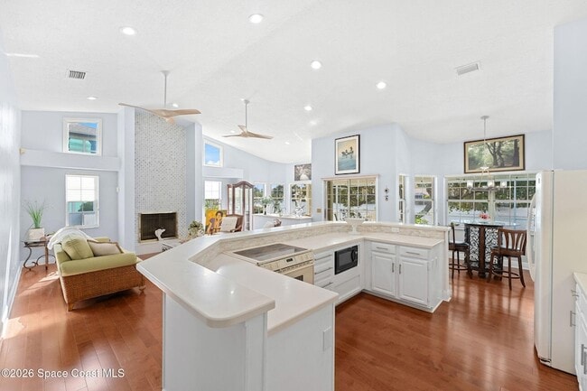 Building Photo - 662 Rossmoor Cir