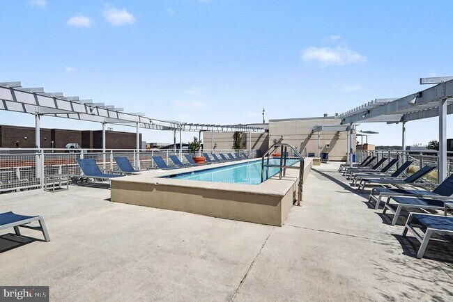 Building Photo - 1025 1st St SE