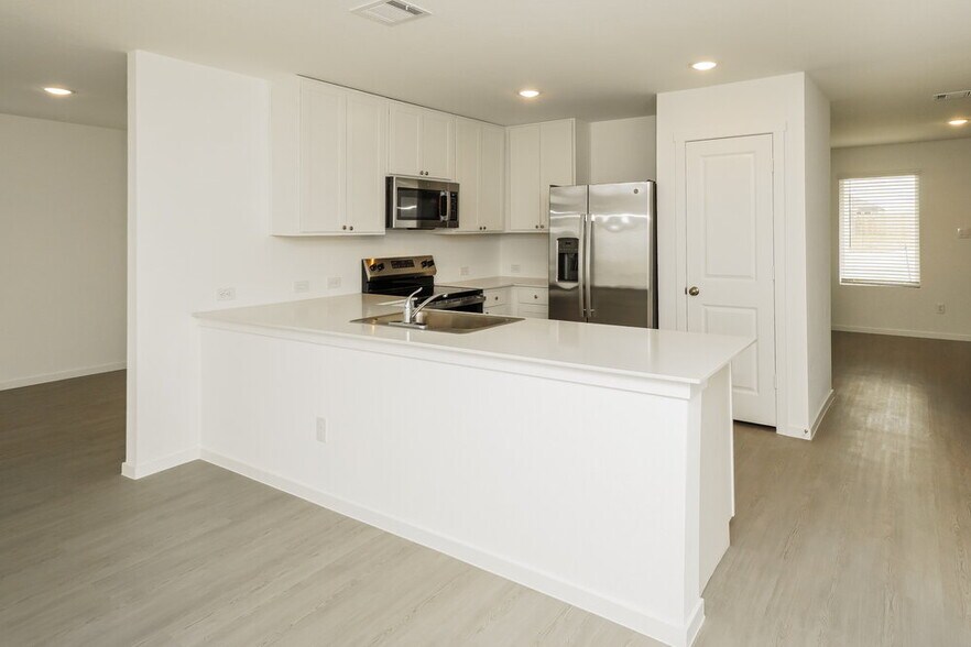 Building Photo - 548 Roquefort St