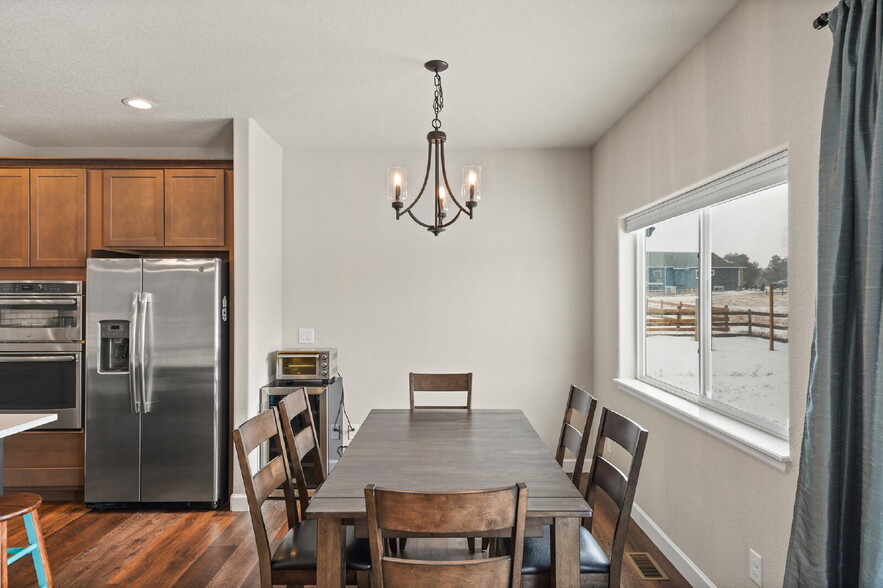 Building Photo - Modern Comfort Meets Mountain Beauty – 4-B...