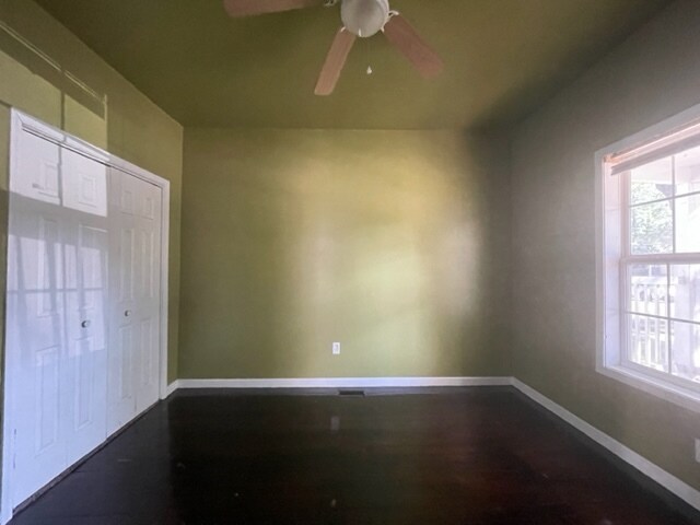 Building Photo - 411 Studebaker St