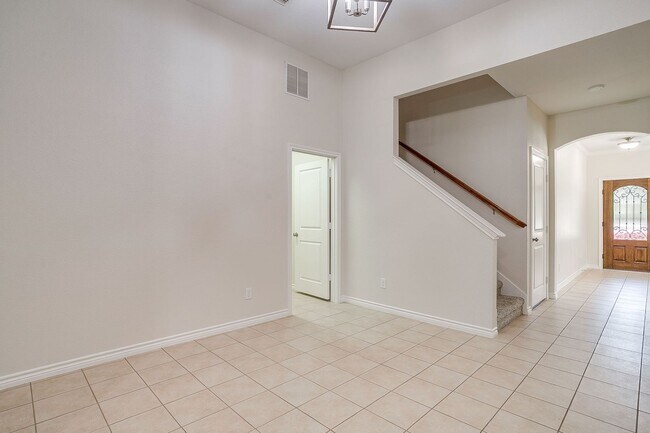 Building Photo - 3801 Weatherstone Dr