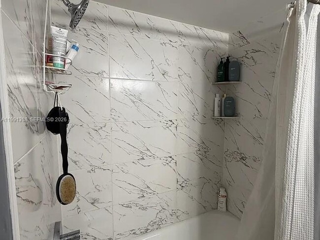 Building Photo - 9715 Fontainebleau Blvd