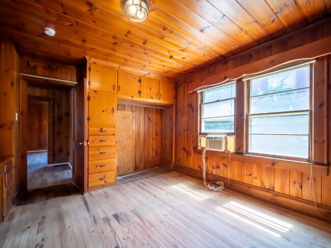Building Photo - 503 Childs St