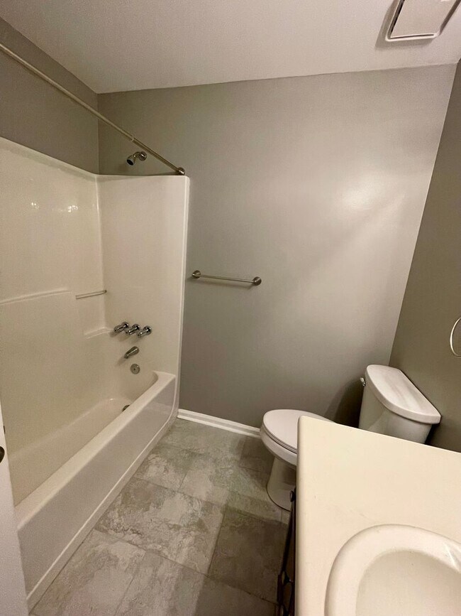 Building Photo - Beautiful 3 bedroom home in Hampton