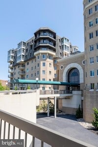 Building Photo - 1250 S Washington St