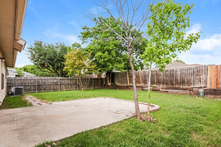 Building Photo - 8060 Cannonwood Dr