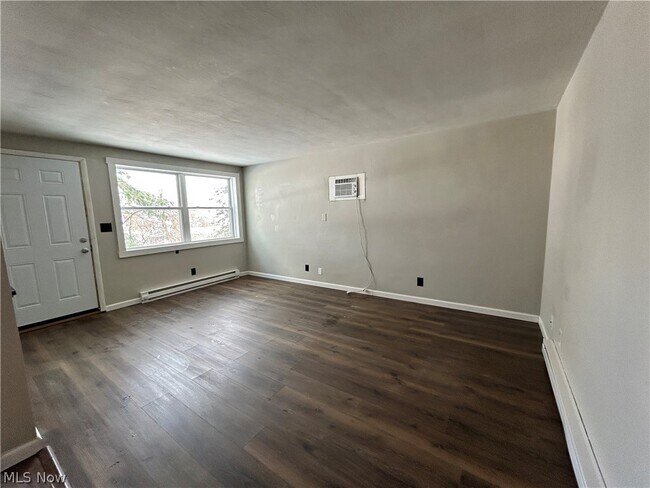 Building Photo - 141 Pikeview Rd