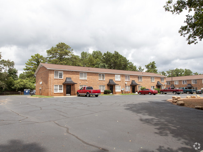 Building Photo - Kathwood Apartments