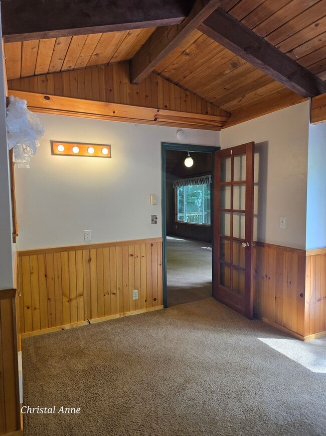 Building Photo - Waterfront 1 bedroom with a loft