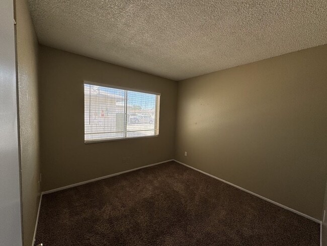 Building Photo - 5339 W Yucca St