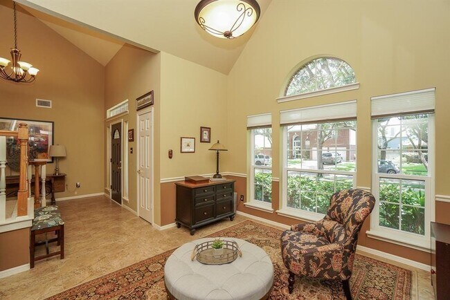 Building Photo - 210 Rolling Plains Dr