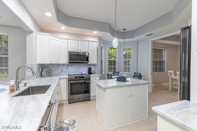 Building Photo - 7837 Hawthorne Dr