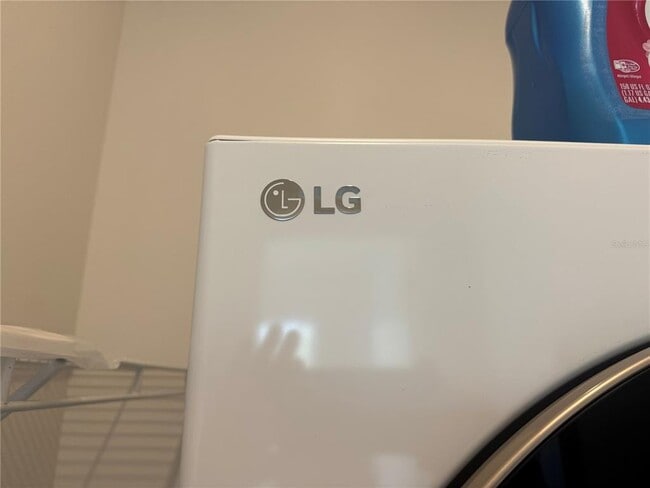 Building Photo - 798 TETBURY Lp