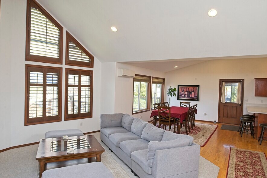 Building Photo - 11802 74th Ave E