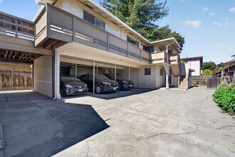 Building Photo - 736 Mountain View Ave