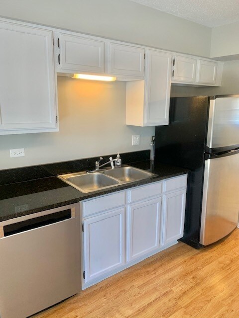 Building Photo - 1508 W Jefferson Ave