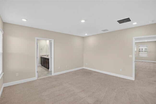 Building Photo - 2546 Warren Acrs Blvd