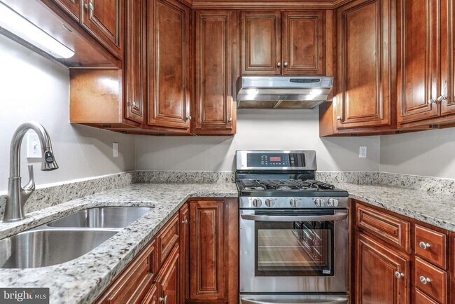 Building Photo - 4413 Romlon St
