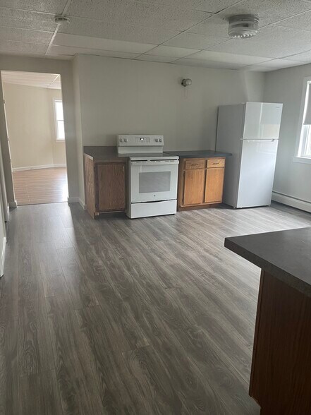 Building Photo - 5 Webster Pl