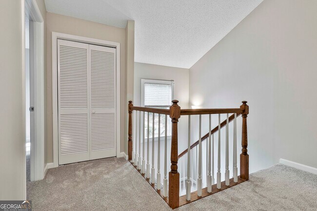 Building Photo - 36 Cobblestone Creek