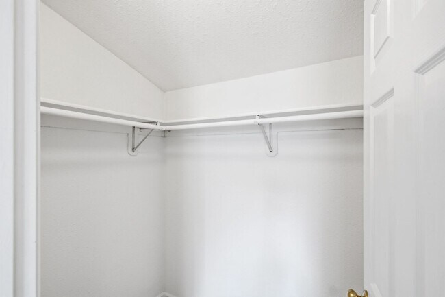 Building Photo - 4404-4404 W Jeana Ct