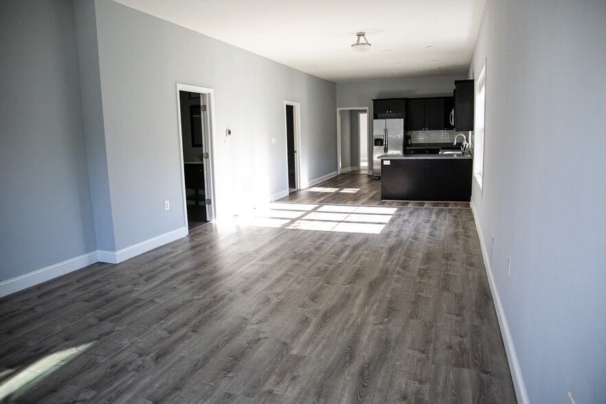 Building Photo - 508 6th Ave