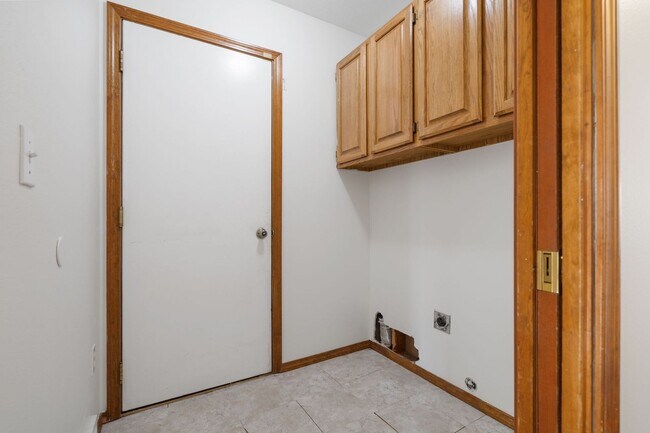 Building Photo - Spacious 4 Bed, 3 Bath Home | Central Vall...