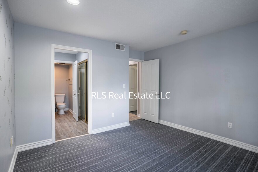 Building Photo - 1547 N Riverside Ave