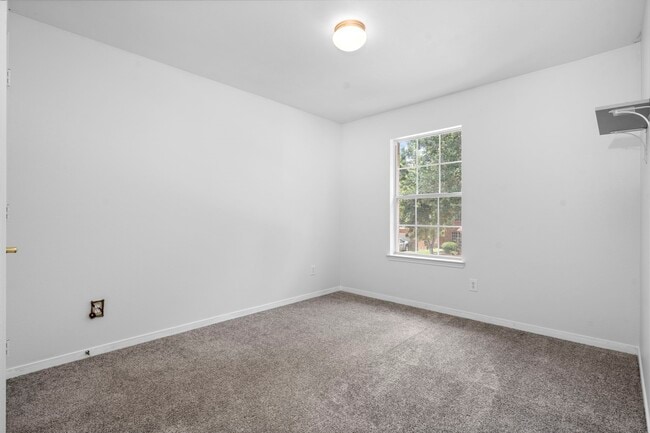 Building Photo - 6914 Grants Hollow Ln