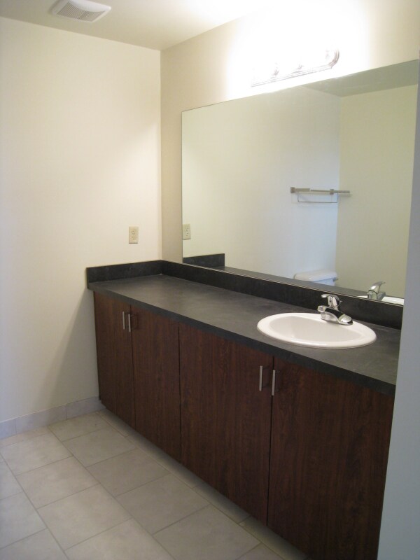 Building Photo - 6200 2nd Ave