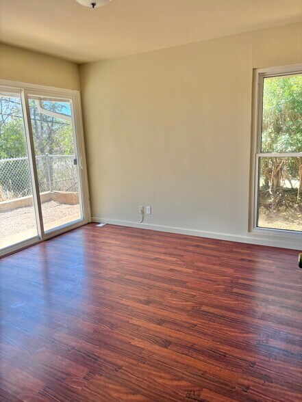 Building Photo - 1029 Hooli Pl