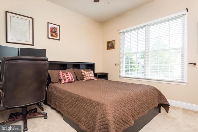 Building Photo - 5737 Waterloo Bridge Cir