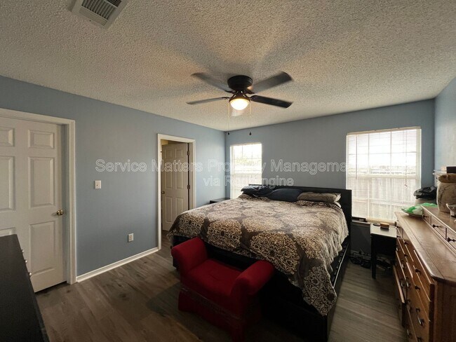 Building Photo - 2439 Redoubt Ave