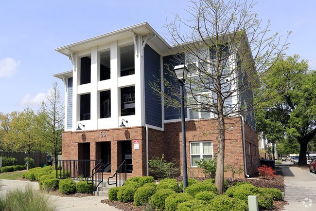 Building Photo - Fellwood I