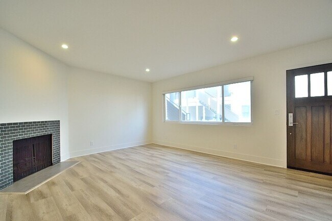 Building Photo - 1335 Manhattan Beach Blvd