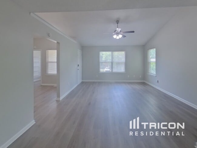 Building Photo - 142 Bradstone Rd