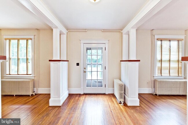 Building Photo - 4344 Old Dominion Dr