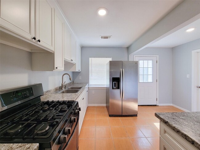 Building Photo - 12422 Mylla St