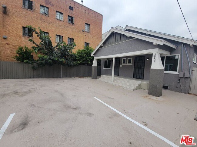 Building Photo - 3067 Harrington Ave