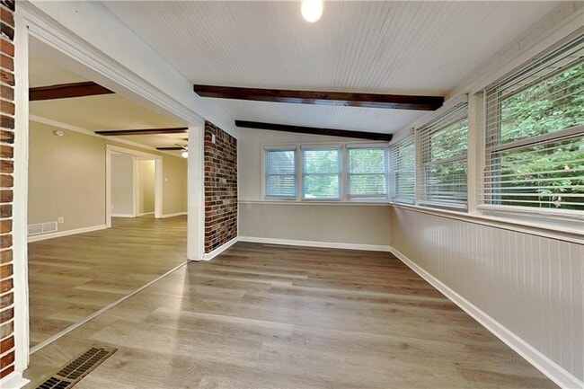 Building Photo - 2755 Hickory Cir
